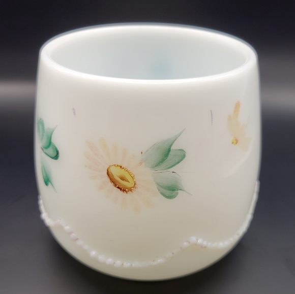 Heisey Beaded Drape Milk Glass Early American Decorative Glass. Set of 2. - Picture 9 of 16